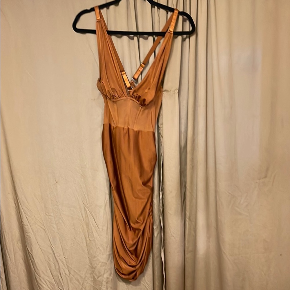 Chic L Brown Backless Dress with Elegant Design Like New Excellent Condition
